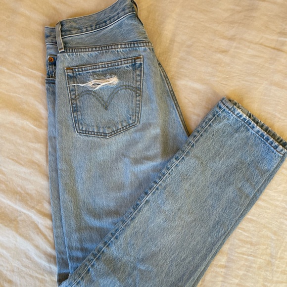 Distressed Levi’s 501 Jeans - Picture 12 of 12